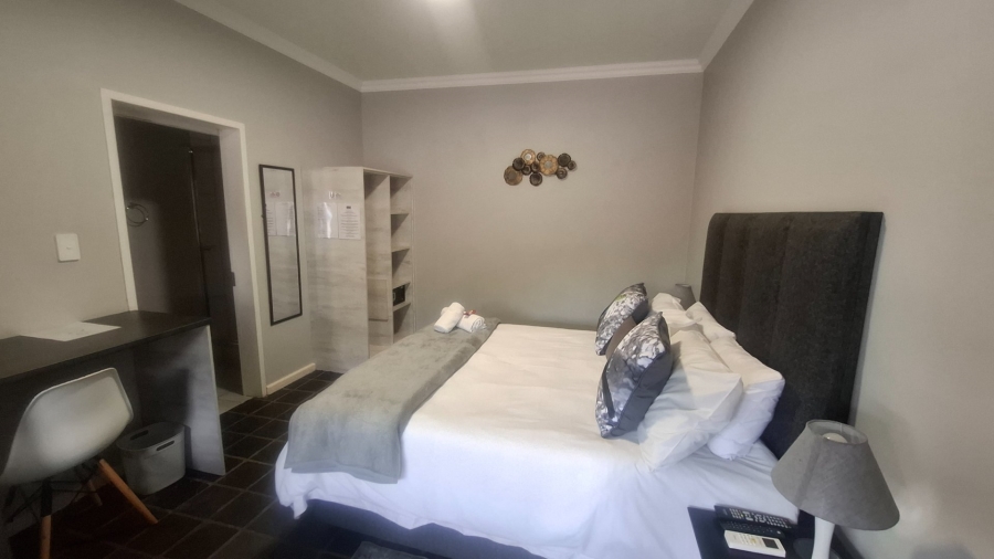 5 Bedroom Property for Sale in Blanco Western Cape